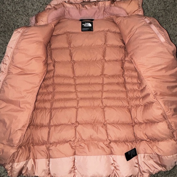 North Face down fill coat. Size large - Picture 2 of 5